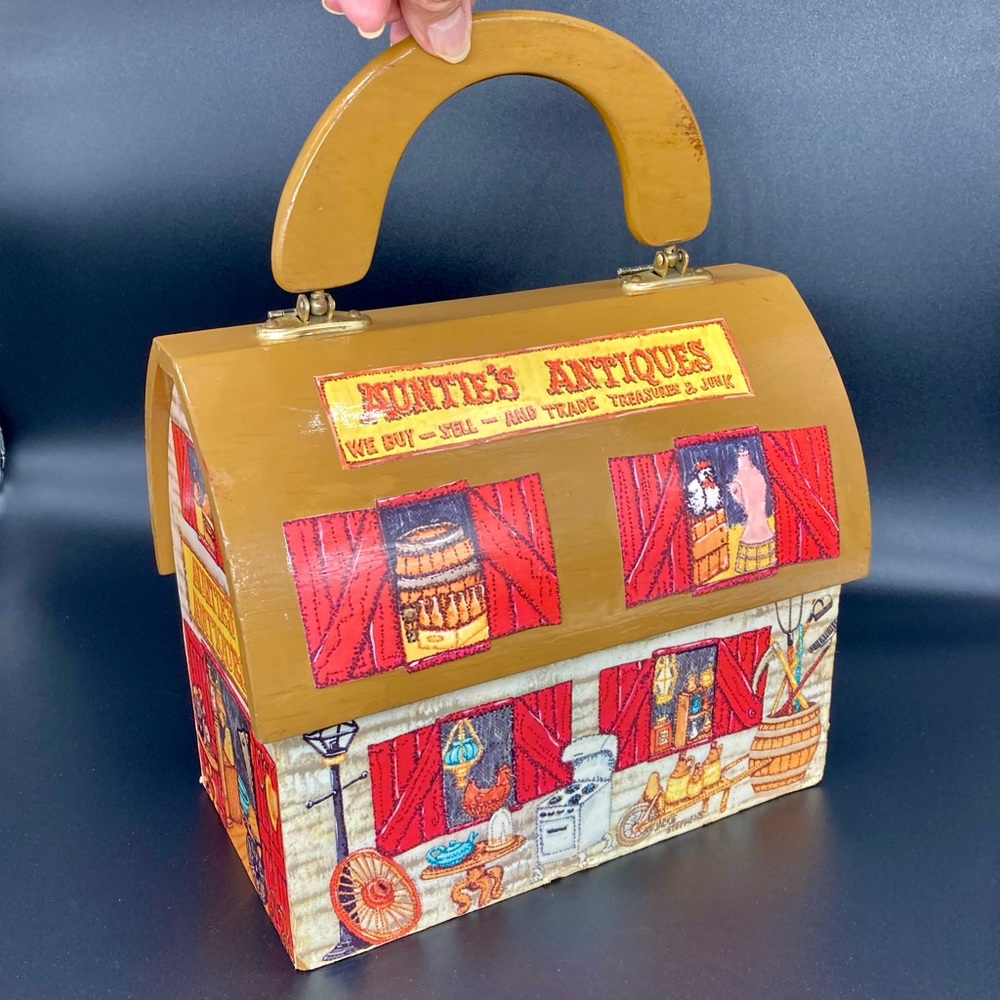 VTG: Auntie’s Antiques — Adorable Barn Shaped Handbag.